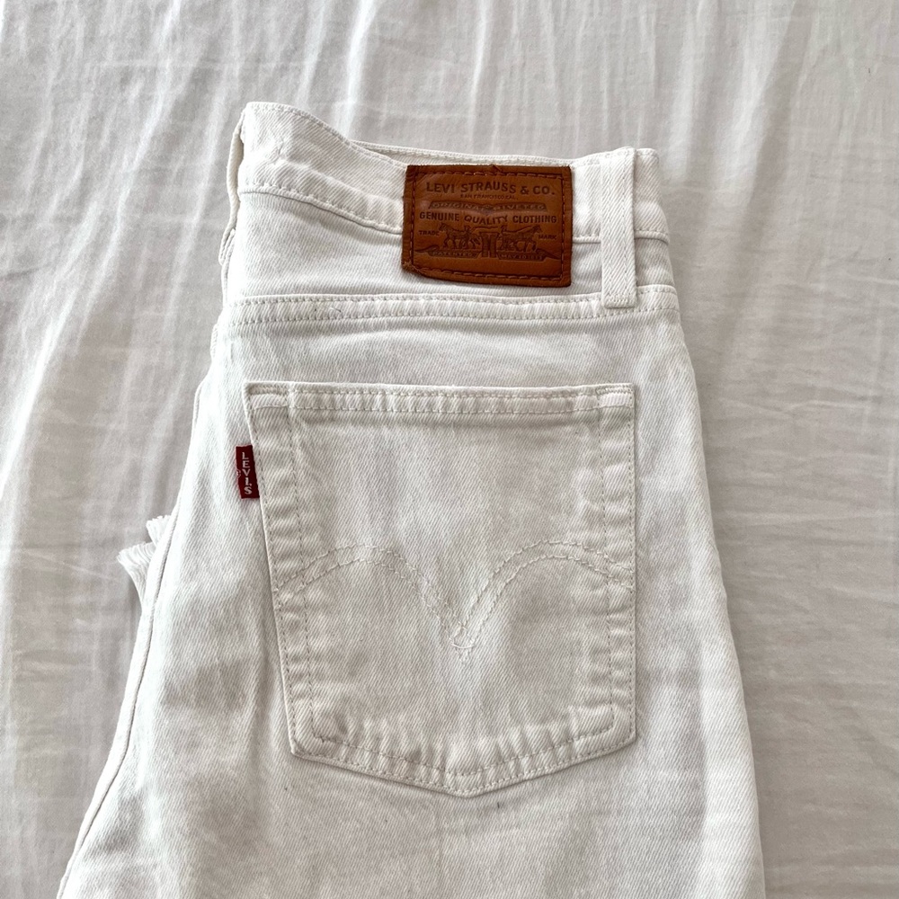 Levi’s white jeans